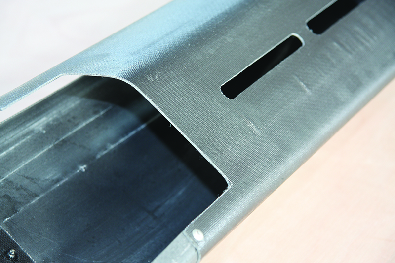 CFRT闆：玻(bo)纖增強(qiang)熱塑性(xing)複合材(cai)料在軌(guǐ)道交通(tong)的應用(yòng)