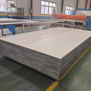 CFRT蒙皮增(zēng)強車廂闆複(fú)合闆