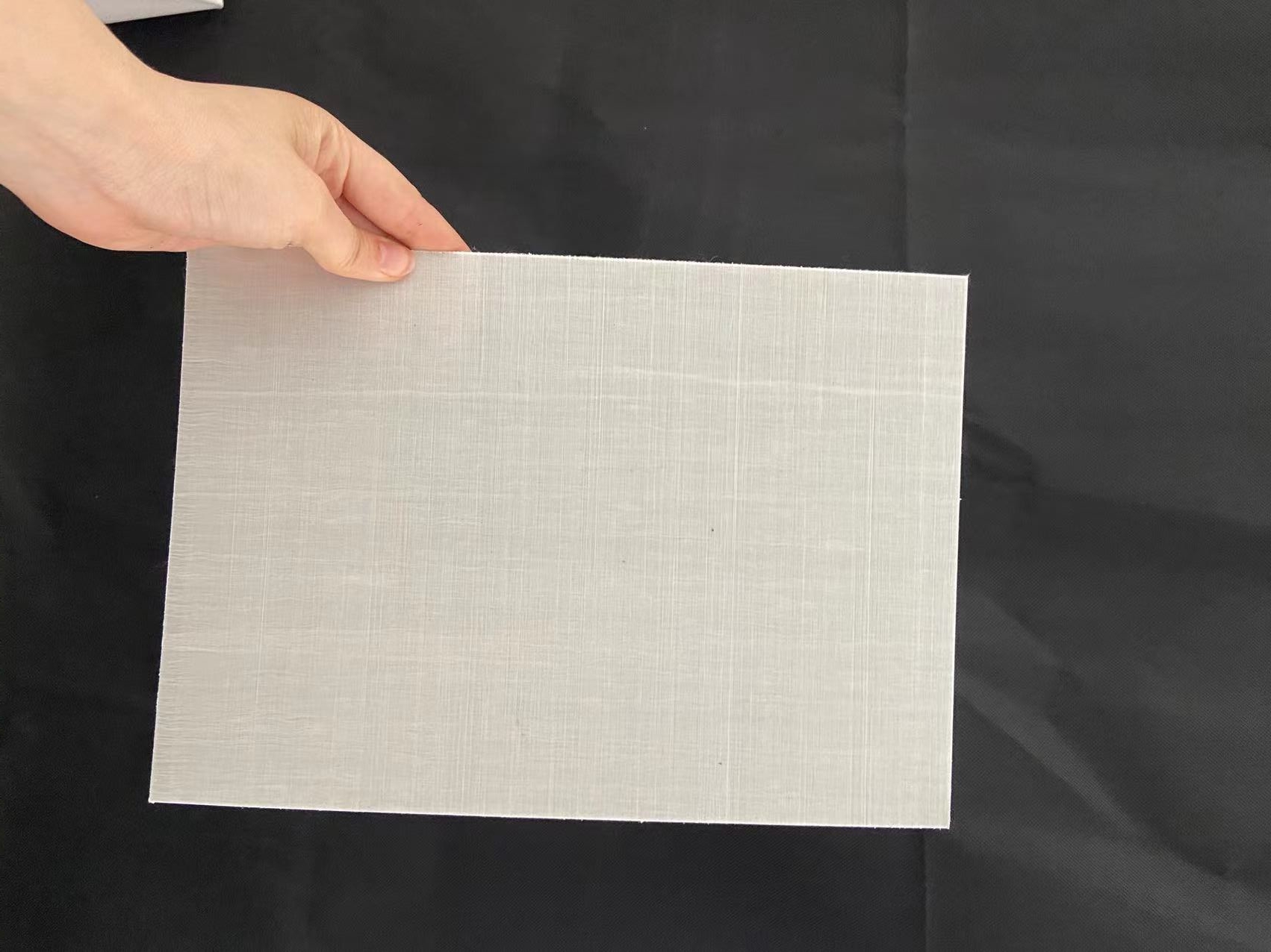 CFRT材料咨訊(xùn)：熱塑性複(fu)合材料在(zai)軌道交通(tōng)和汽車産(chan)業中的應(yīng)用前景廣(guǎng)闊